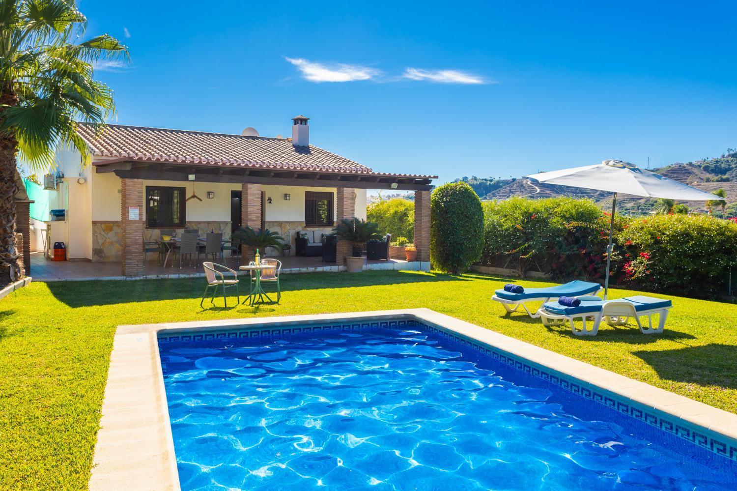 Villa Loli Imaroga One Nerja Exteriör bild